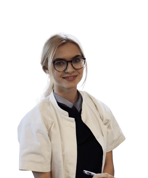 психолог Мария Ирзунова в белом халате